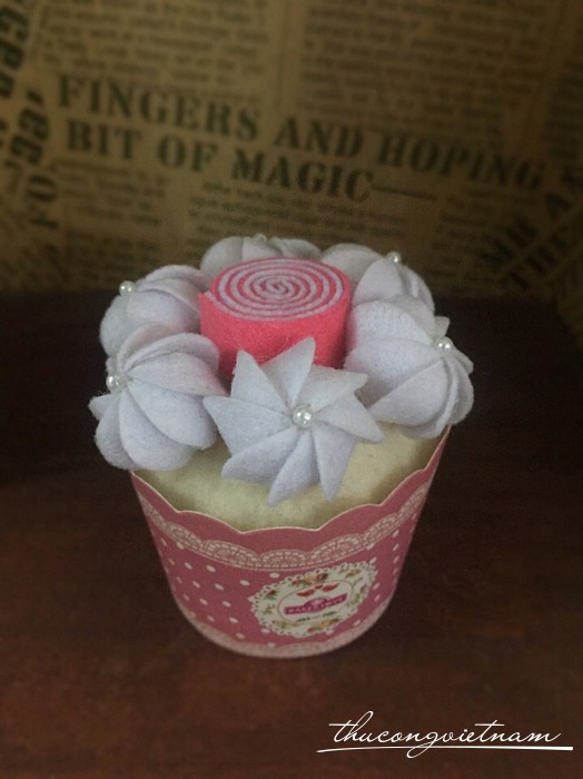 Bánh cupcake vải nỉ mẫu 1